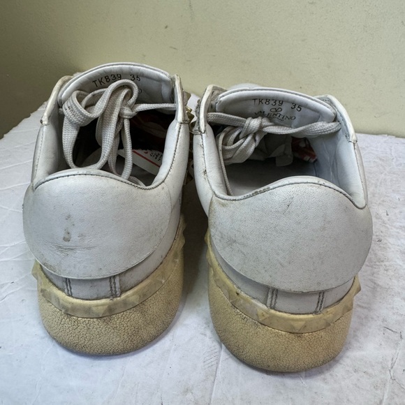 Valentino Garavani Rockstud Leather Sneakers Lace Up Trainers Shoes Graphic Rare - Picture 6 of 16